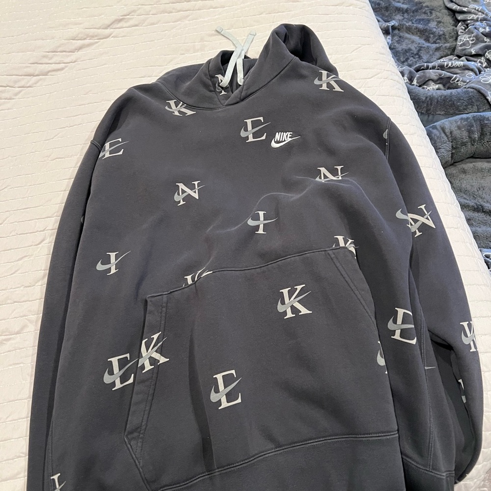 Nike Men's Gray Logo Patterned Hoodie